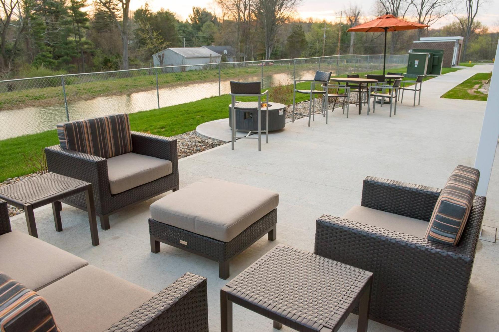 Towneplace Suites By Marriott Battle Creek Exterior foto