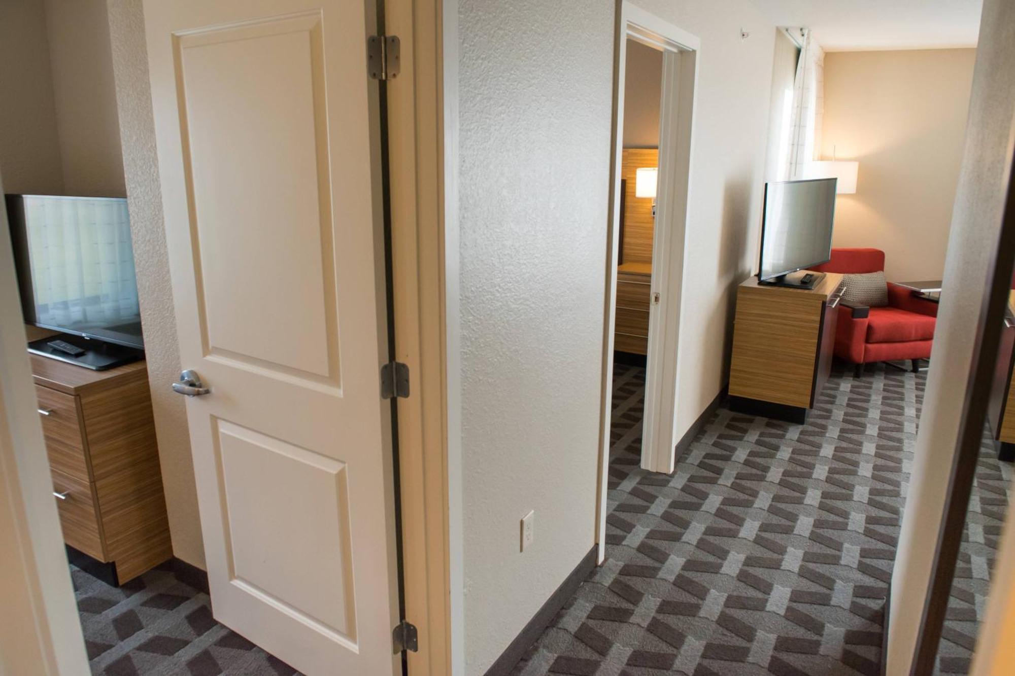 Towneplace Suites By Marriott Battle Creek Exterior foto